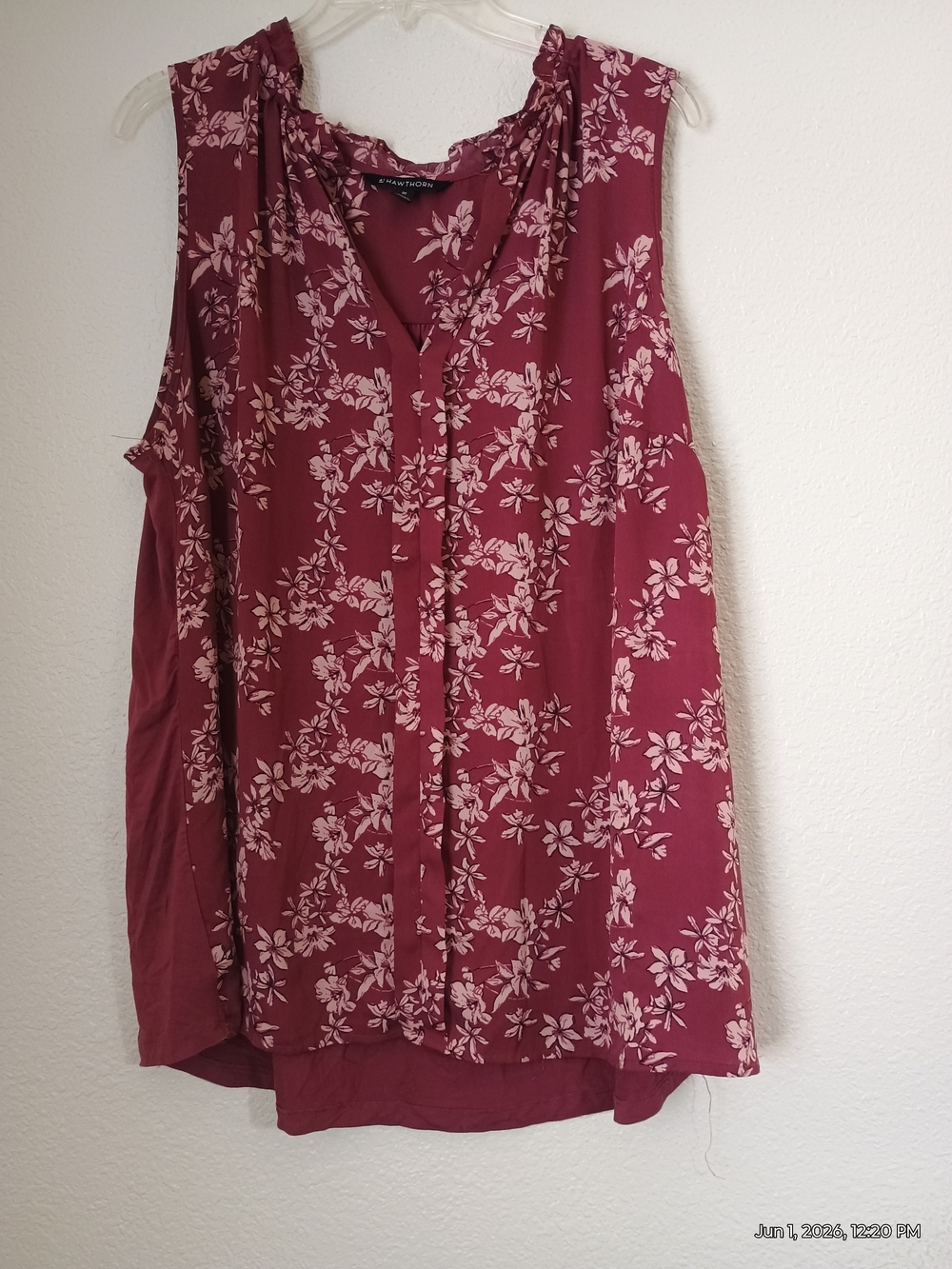 41 Hawthorn Sleeveless Floral Button-Front Blouse - Wine and Light Pink